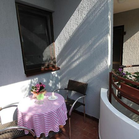 Apartment Vesna ロヴィニ 部屋 写真