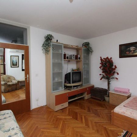 Apartment Vesna ロヴィニ エクステリア 写真