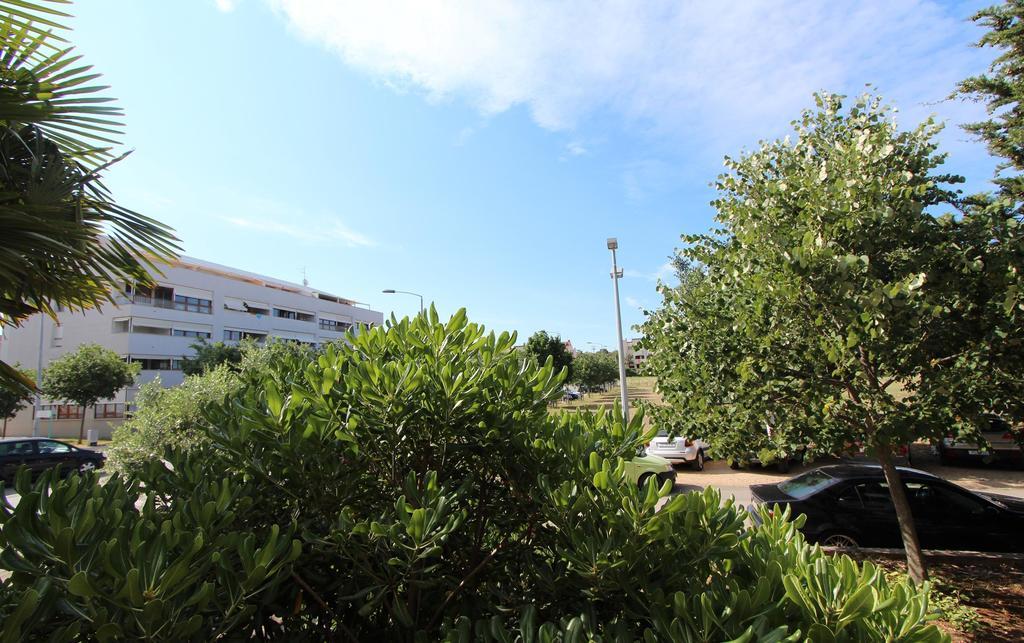 Apartment Vesna ロヴィニ エクステリア 写真