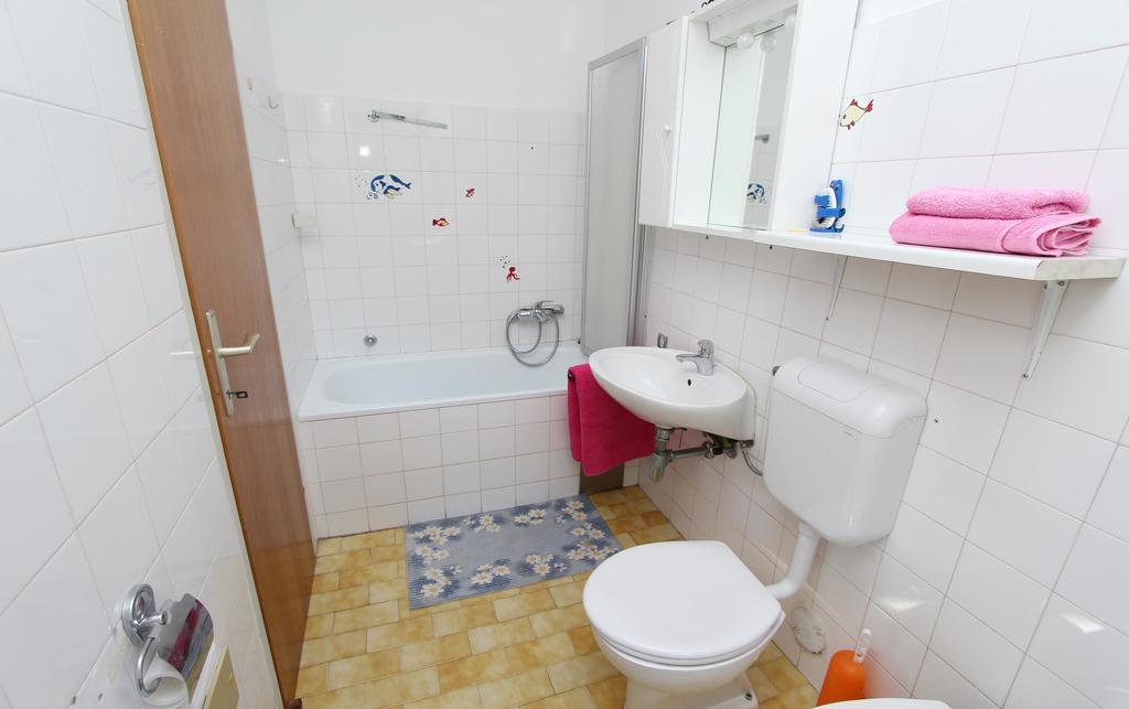 Apartment Vesna ロヴィニ 部屋 写真