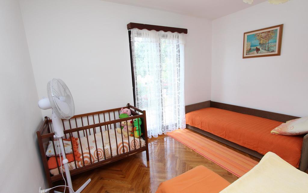 Apartment Vesna ロヴィニ 部屋 写真
