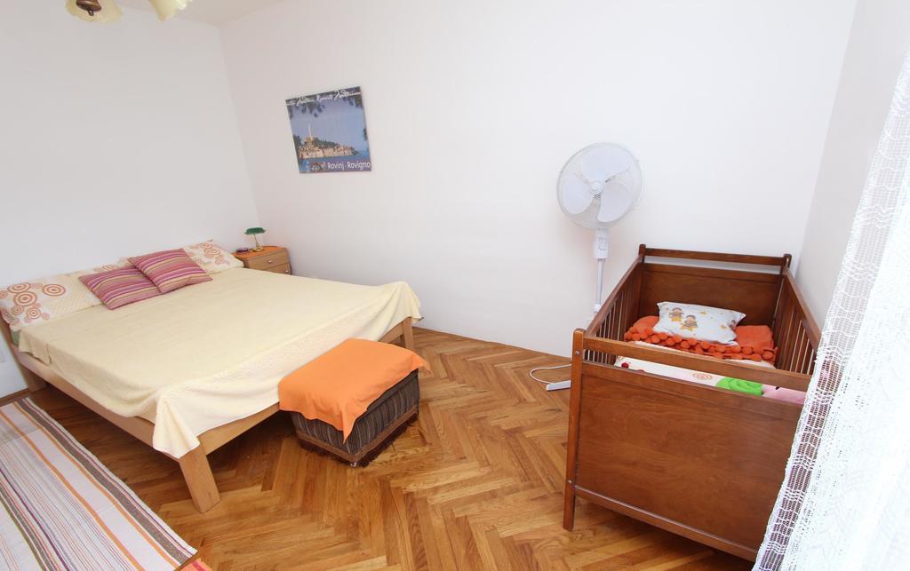 Apartment Vesna ロヴィニ エクステリア 写真