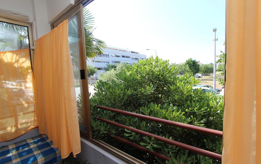Apartment Vesna ロヴィニ エクステリア 写真